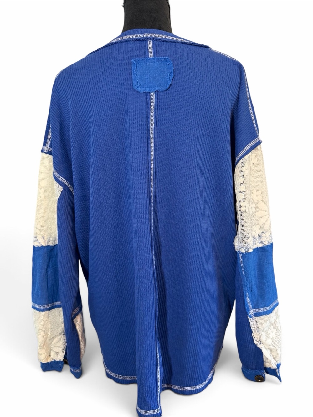 POL Royal Blue V-Neck Waffle Knit Top with Lace Sleeve Panels - Picture 2 of 7